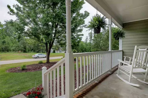 160 Leach Dr, Garner, NC 27529 photo 2