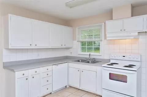 504 E Millbrook Rd, Raleigh, NC 27609 photo 12