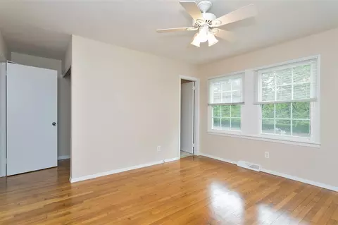 504 E Millbrook Rd, Raleigh, NC 27609 photo 4