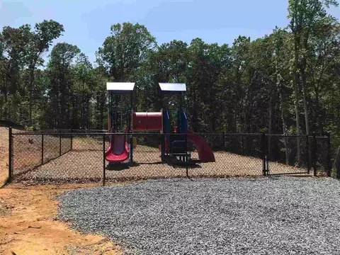 37 Bobwhite Ct, Benson, NC 27504 photo 4