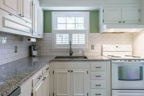 300 Compton Rd, Raleigh, NC 27609 photo 8