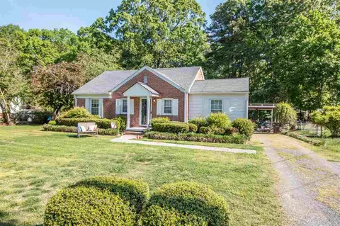 27 Hawthorne Dr, Durham, NC 27712 photo 1