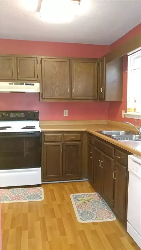 5742 Poolside Dr, Raleigh, NC 27612 photo 6
