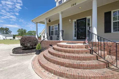 1144 B H Parrish Rd, Benson, NC 27504 photo 3