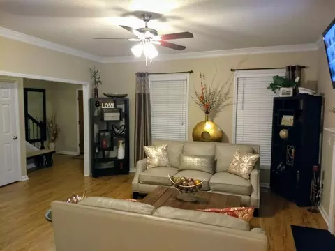 8215 Gresham Trace Ln, Raleigh, NC 27615 photo 4