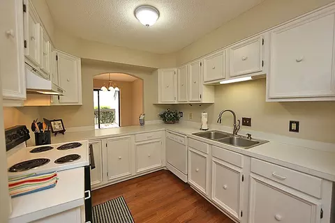 4100 Five Oaks Dr #12, Durham, NC 27707 photo 2