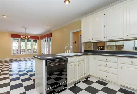 808 Baker St, Smithfield, NC 27577 photo 9