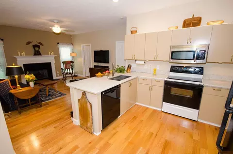 10 Trescott Dr, Durham, NC 27703 photo 8