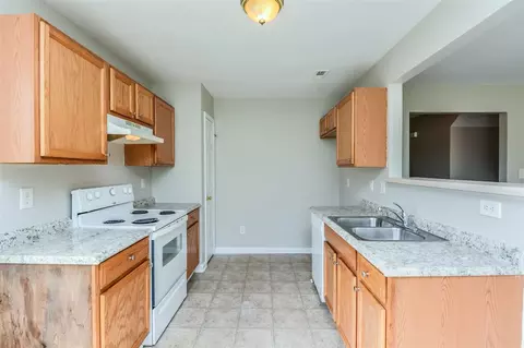 1023 Statler Dr, Durham, NC 27703 photo 2