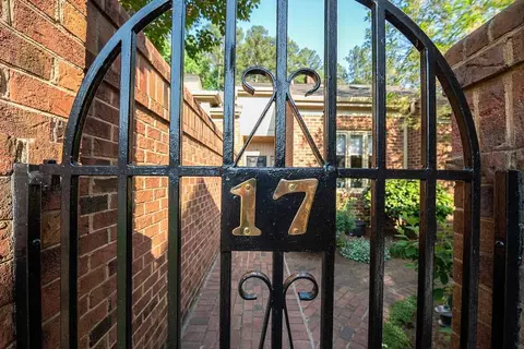 17 Innisfree Dr, Durham, NC 27707 photo 1