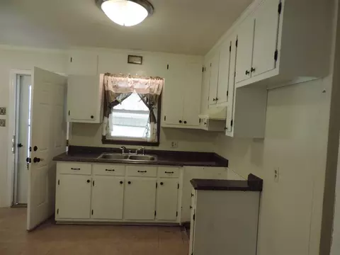 5606 Laurel Crest Dr, Durham, NC 27712 photo 2