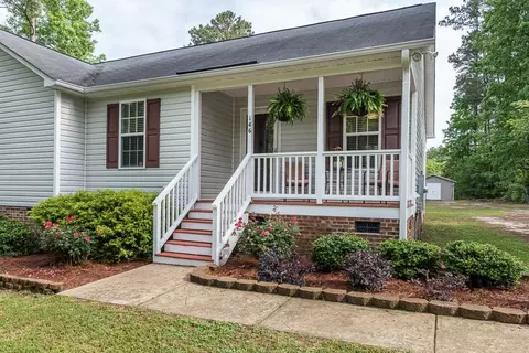 146 Walton Cir, Benson, NC 27504 photo 4