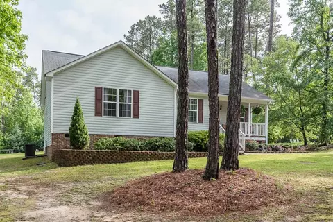 146 Walton Cir, Benson, NC 27504 photo 3