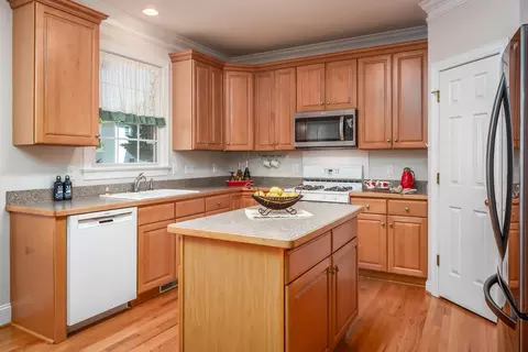 2810 Ashland Dr, Durham, NC 27705 photo 9