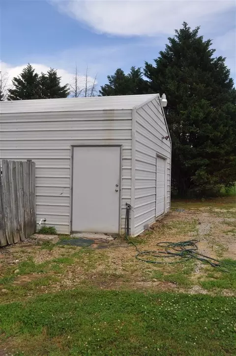 7072 Finch Rd, Bailey, NC 27807 photo 3