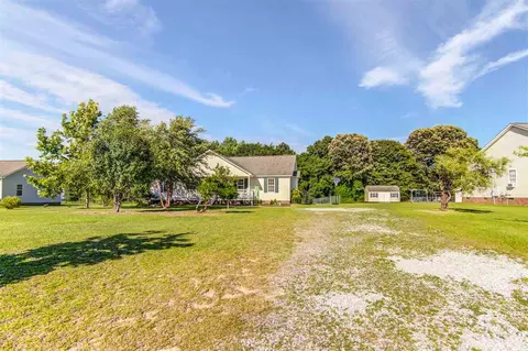 284 Rose Ct, Benson, NC 27504 photo 2