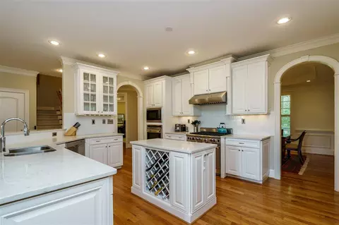 2116 Pine Dr, Raleigh, NC 27608 photo 8