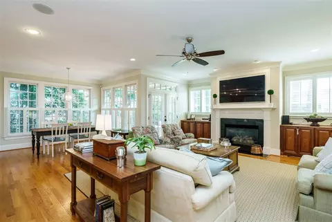 2116 Pine Dr, Raleigh, NC 27608 photo 11