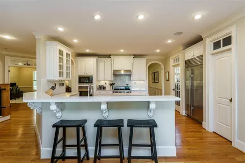 2116 Pine Dr, Raleigh, NC 27608 photo 7