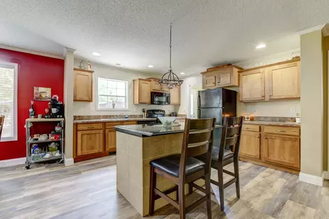720 Circle Dr, Angier, NC 27501 photo 5