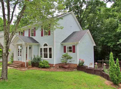 113 W Dutton Ct, Cary, NC 27513 photo 2