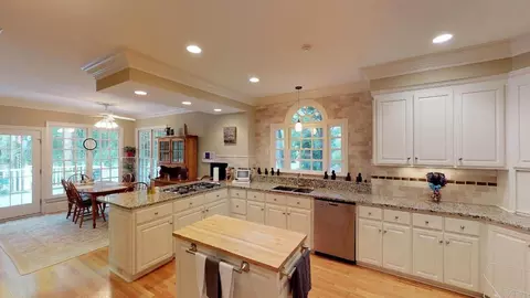 203 Johnstone Ct, Durham, NC 27712 photo 6