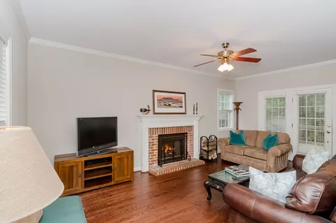 825 Cedar Downs Dr, Raleigh, NC 27607 photo 5