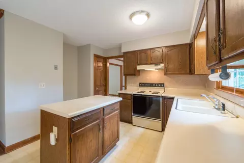 110 E Skyhawk Dr, Cary, NC 27513 photo 4