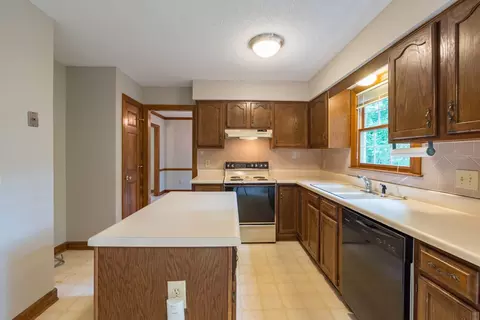 110 E Skyhawk Dr, Cary, NC 27513 photo 5