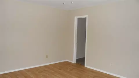5800 Nottoway Ct #E, Raleigh, NC 27609 photo 4