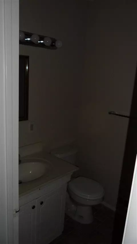 5800 Nottoway Ct #E, Raleigh, NC 27609 photo 13
