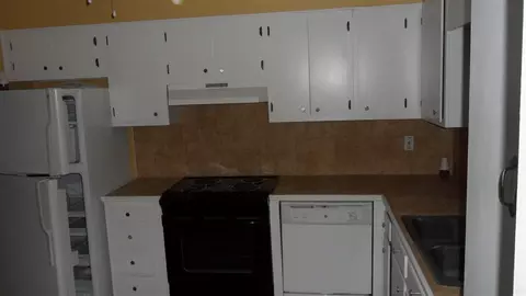 5800 Nottoway Ct #E, Raleigh, NC 27609 photo 12