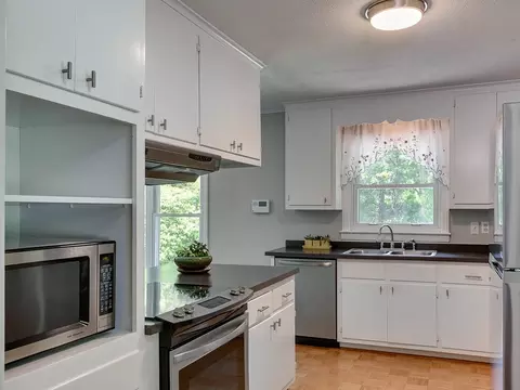 2820 Fairlawn Rd, Durham, NC 27705 photo 5