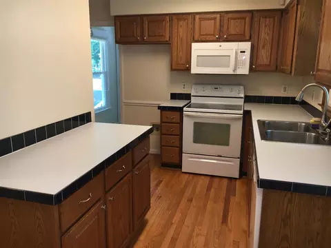 604 Valley Dr, Durham, NC 27704 photo 3