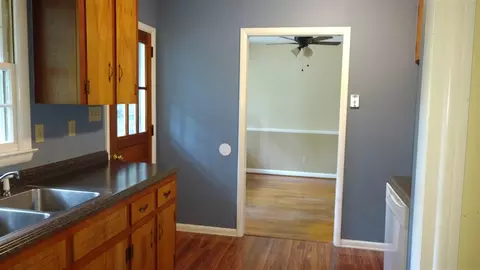 709 Spring St, Cary, NC 27511 photo 5