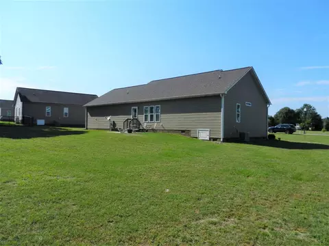 156 Beasley Estates Dr, Benson, NC 27504 photo 2