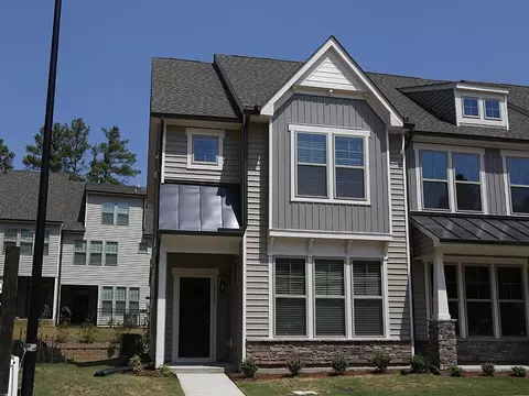 1139 Metropolitan Dr, Durham, NC 27713 photo 1