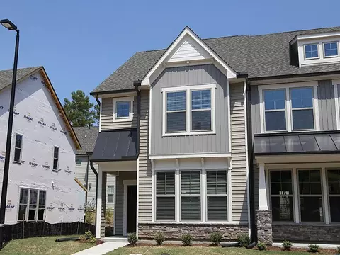 1139 Metropolitan Dr, Durham, NC 27713 photo 2