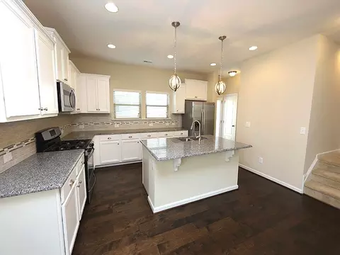 1139 Metropolitan Dr, Durham, NC 27713 photo 8