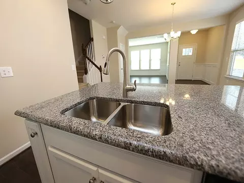 1139 Metropolitan Dr, Durham, NC 27713 photo 7
