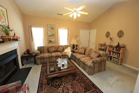 109 Highgate Cir, Wake Forest, NC 27587 photo 2