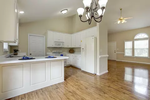 252 Dullis Cir, Garner, NC 27529 photo 5