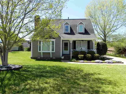 516 E Moore St, Graham, NC 27253 photo 1