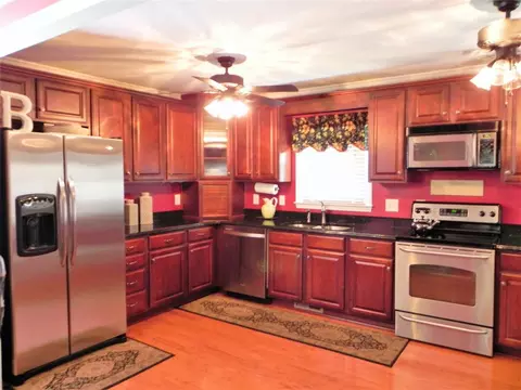 516 E Moore St, Graham, NC 27253 photo 3