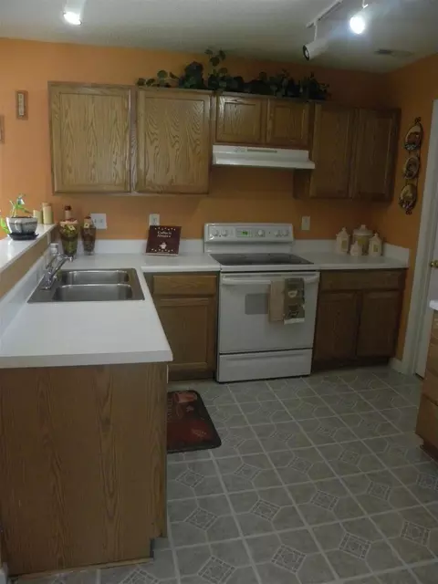5805 Thistlerock Ln, Durham, NC 27703 photo 6