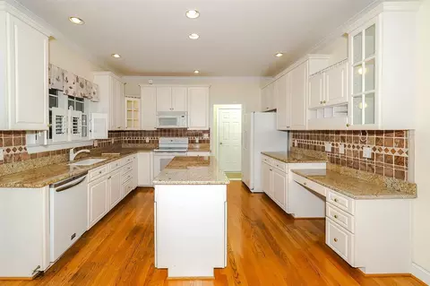 115 Wheatsbury Dr, Cary, NC 27513 photo 7