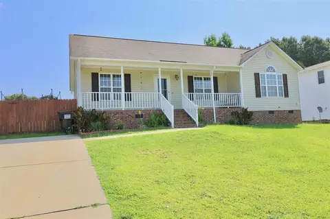 107 Gray Ghost St, Benson, NC 27504 photo 2