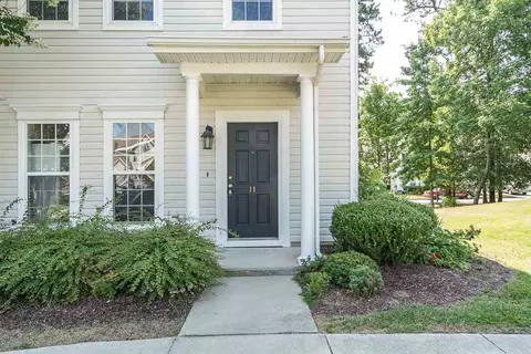 11 Suncrest Ct, Durham, NC 27703 photo 2