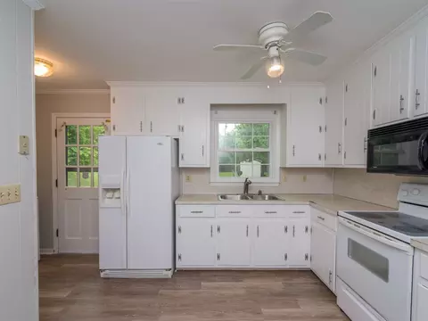 931 Clarion Dr, Durham, NC 27705 photo 5