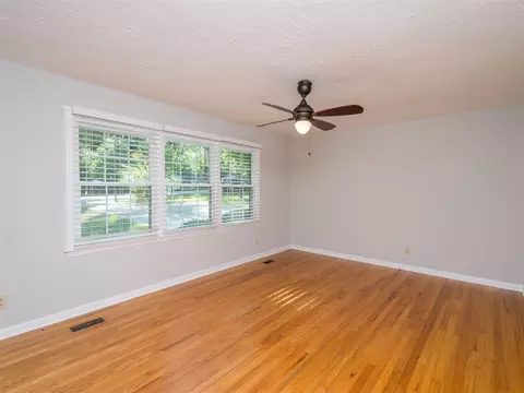 931 Clarion Dr, Durham, NC 27705 photo 3